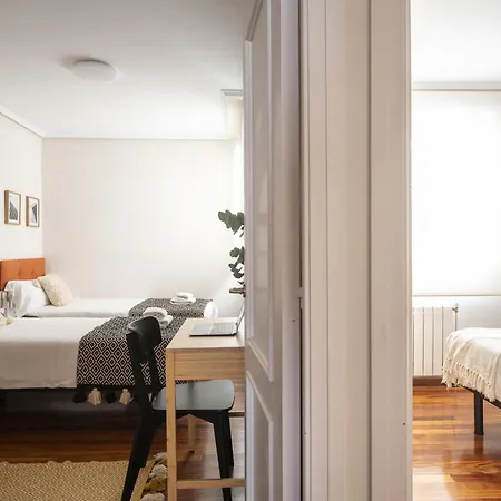 Moderno Piso Con Parking 3 Floranes * Santander