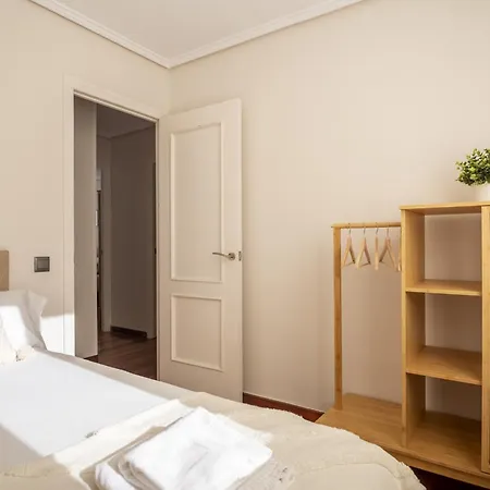 Moderno Piso Con Parking 3 Floranes Lägenhet