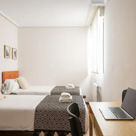 Moderno Piso Con Parking 3 Floranes Lägenhet Santander