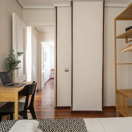 Moderno Piso Con Parking 3 Floranes * Santander