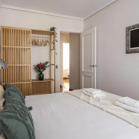 Moderno Piso Con Parking 3 Floranes Santander